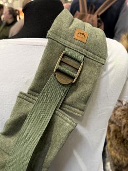 Preview: Hundetragetasche FiouStar Cross 2 in 1 Lodenlook Grün